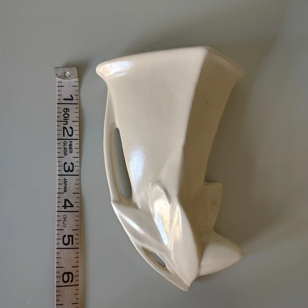 Nelson McCoy Pottery Vintage 1940s Lilybud Wall Pocket White
